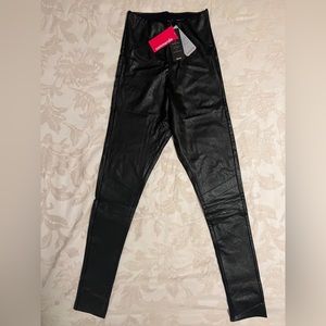 Never worn, brand new commando moto leggings size medium
